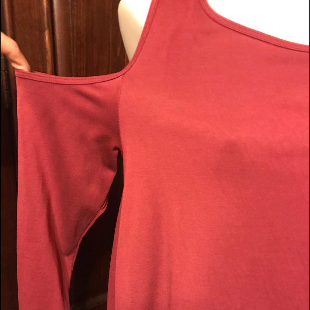 Hollister cold shoulder 3/4 sleeve shirt